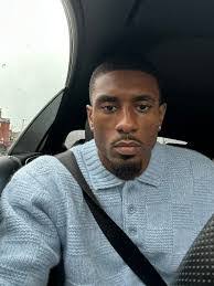 Aimee Mcleod's Instagram, Twitter & Facebook