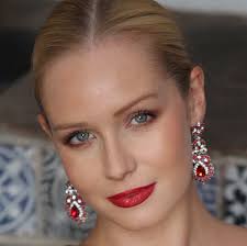 Lucy Kent's Instagram, Twitter & Facebook