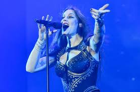 Da bleibt nightwish in diesem musikbereich eine grosse hausnummer. Nightwish In Der Stuttgarter Schleyerhalle Flammenwerfer Und Computertiere Kultur Stuttgarter Nachrichten