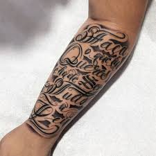 Lucas lima, meia do santos, mostra tatuagem parecida com uma de david beckham, craque inglês (foto: Nautica Tattoo Santos On Instagram Boa Tarde Familia Trabalho Feito Pela Artista La Escritas Para Tatuagem Tatuagem De Frases No Antebraco Tatuagem