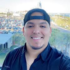 Lee Rivera's Instagram, Twitter & Facebook