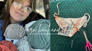 MY SMALL CRAFT ROOM TOUR