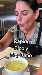 ¿Quieres comer bueno, rico y rápido? Esta sopa de huevo 🥚 es para ti, lo  mejor es que se hace con muy pocos ingredientes! Vas a necesitar 3 tazas de  caldo de pollo 1 huevo entero. Cebollín al gusto ...