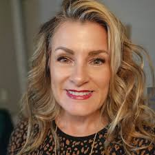 How can I become a mortuary beautician?