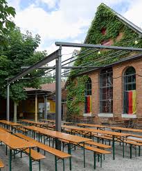 Zanker Pergola Ob Auf Der Eigenen Terrasse Im Aussenbereich Von Restaurants Und Cafes Oder Im Klassischen Bierga Sonnenschutz Balkon Pergola Regenschutz Balkon
