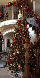 54 New Christmas Tree Decoration Ideas To Bring Holiday Cheer Page 14 Of 54 Ladiesways Com Women Hairstyles Blog Elegant Christmas Trees Christmas Staircase Christmas Decor Diy