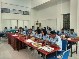 Misal untuk sipir penjaga tahanan atau penjaga rutan. Pelamar Cpns Kemenkumham Ntt Capai 8000 Orang Penjaga Tahanan Paling Diminati