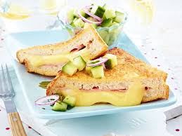 French Toast Cordon Bleu Mit Gurkensalat Rezept Rezepte Gurkensalat Rezept Und Lecker