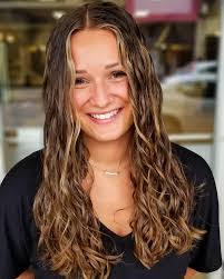 Julie Sims's Instagram, Twitter & Facebook