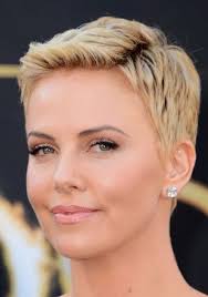 I consigli per trovare il taglio giusto, che deve . Pin On Hairstyles