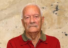 Efe. El escritor Isaac de Vega, Premio Canarias de Literatura en 1988, falleció ayer Tenerife tras una grave enfermedad, informaron fuentes del sector ... - 1391476431531g