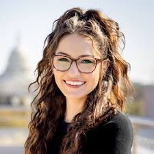 Tori James's Instagram, Twitter & Facebook