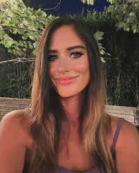 MONA STACY ⭐️✨