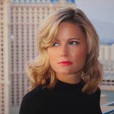 Anne Freeman's Instagram, Twitter & Facebook