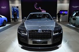 Armed with a new platform for the 2020 model year, the phantom has also been designed to be fitted with an ev powertrain in the future. What Makes A Rolls Royce Car Special Motorbiscuit Newsbinding