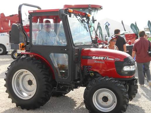 Case IH Farmall 40B Tractor