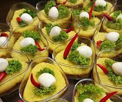 Pengantin khas bali ini dirias dengan hiasan bunga sandat berwarna emas dalam jumlah banyak. 47 Idea Doorgift Kahwin Menarik Inspirasi Doorgift Cantik Simple Rare