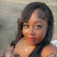 Essie Logan's Instagram, Twitter & Facebook