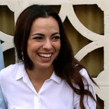 Courtney Hanks's Instagram, Twitter & Facebook