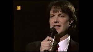 Las lenguas maternas de camilo sesto eran el castellano y el valenciano. Camilo Sesto Que Mala Vida M13 Youtube