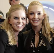 Dpa 5 sebastian kurz und susanne thier sind schon seit der gemeinsamen schulzeit ein paar. Frau Kurz Und Frau Strache Als Hatten Sie Sich Fur Einen Doppelganger Wettkampf Angemeldet Welt