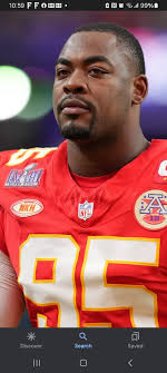 NFL: “Players for the Patriots never did what Chris Jones is doing with the  Chiefs during their dynasty.”