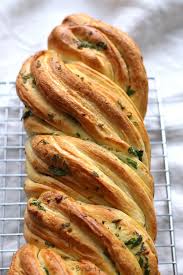 Babka A L Ail Et Persil Recettes De Cuisine Recette Aperitif Dinatoire Cuisine Et Boissons