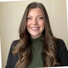 Halle Bender على LinkedIn: #marketing #grateful #experience #piercemfg  #internship