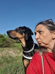 It's finally spring! Penny is happy 🌻🌼