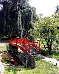 « une stratégie faisant tomber les jeunes dans l'alcoolisme ». Jardins Du Musee Albert Khan Entree Du Jardin Jardins Pont Japonais