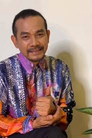 Roy kini beraksi memancing bulan.hebat permainan mu roy.hehehehhe#cpinaidil. Perghh Lejen Ni Dato Rosyam Roy Roy Hati Kau Keras Netizen Berita Kopak Cc