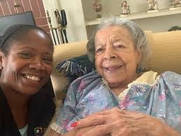 Karen Canter's Instagram, Twitter & Facebook