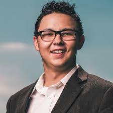 Sarah Pastorius's Instagram, Twitter & Facebook