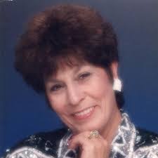 Sandra Amendola's Instagram, Twitter & Facebook