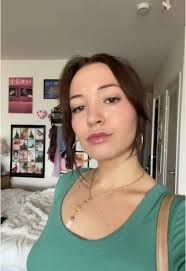 Hannah Goes Thrifting