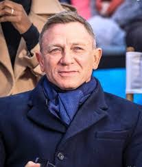 Dan Craig's Instagram, Twitter & Facebook