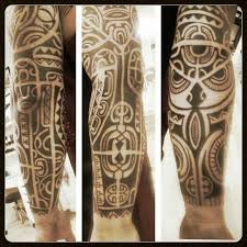 Tribal fleur de lis tattoo on half sleeve. Tatouage Polynesien Polynesian Tattoo Polynesian Tattoo Tatouage Tahiti Tahitian Tattoo Polynesian Tattoo Tattoos For Guys