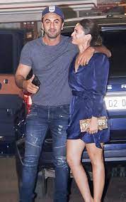 It seems that rumoured couple ranbir kapoor and alia bhatt are in london for a vacation. Pin On Alia And Ranbir