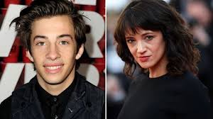 Argento accused of sexually abusing jimmy bennett. Asia Argento Das Passierte Mit Jimmy Bennett Im Hotel Stern De