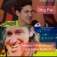 Arrascaeta e sua bola de prata. Mais uma para coleção. Junto com Claudinho,  foi eleito o melhor meia do Brasileirão.