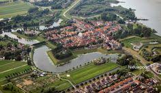 In 2001, the city of nieuwpoort had 619 inhabitants. 17 Ideeen Over Nieuwpoort Nederland Nederland Holland Bordes