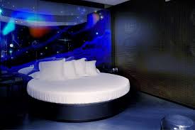 Lafransa Com Superlovehotels Com La Franca Suite Fantasia Con Jacuzzi Lovehotel Porhoras Lovemotel Barcelona Pob Outdoor Bed Outdoor Furniture Furniture