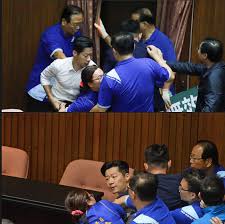 林昶佐持 亲日 立场，長期支持 台灣獨立 、 轉型正義 、人權議題、 婚姻平權 、 自由西藏. é™³çŽ‰çä¼¸æ‰‹é€²æž—æ˜¶ä½è¤²è¢‹å¹¹ä»€éº¼ ç¶²æ°'ç‹ é…¸ åƒå®Œè¬å®‰é‚„ä¸å¤  Yahooå¥‡æ'©éŠæˆ²é›»ç«¶