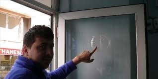 Bir cam kesici kullanarak tek bir hareket ile camı kolayca kesebilirsiniz. Soguk Geliyor Diye Menfezleri Kapatmak Olumcul Olabilir Memurlar Net