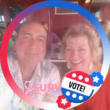 Does King 583 in Charleston have regular coffee makers in the room and what  are some restaurant recommendations?