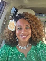 How to decorate a small house without overdoing it?