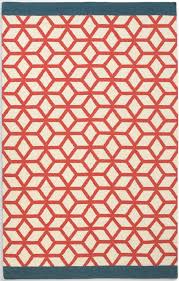 Eisa Teppich Das Geometrische Muster In Leuchtendem Korallrot Kontrastiert Raffiniert Mit Akzenten In Pet Teppich Geometrisch Geometrische Muster Mustertapete