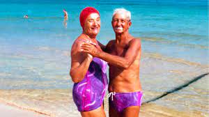An uncannily revealing portrait of american photographers andy sweet and gary monroe and the vibrant community of jewish retirees they obsessively focused their camera's lens on in the sunburned paradise of 1970s miami beach. The Last Resort Netflix