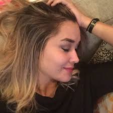 Raquel Ruíz Burroughs (@raquelburroughs)