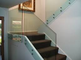 Pemasangan sama dengan pemasangan railing tangga kaca; Desain Pagar Tangga Kaca Desainrumahanda Com Glass Balustrade House Design Design